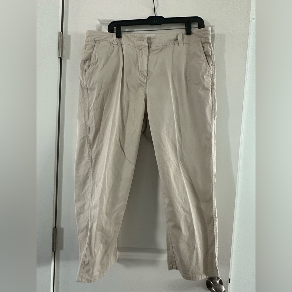 Crown & Ivy capri pants